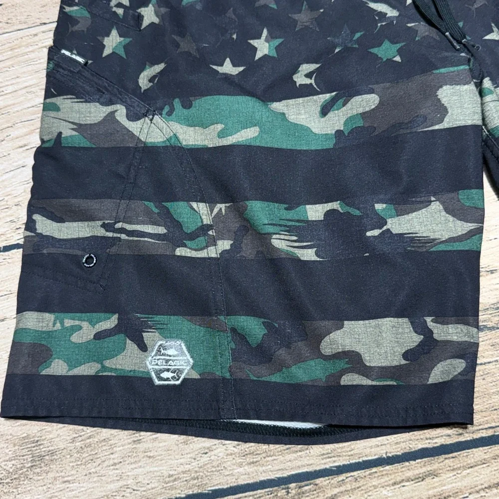 Pelagic Sharkskin Boardshorts Men 40 Black Camo Stars Stripes Fishing Shorts